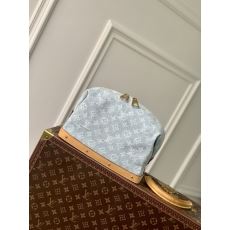 LV Clutch Bags